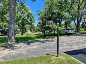 0033 Basketball hoop and large (1/2 acre) front yard